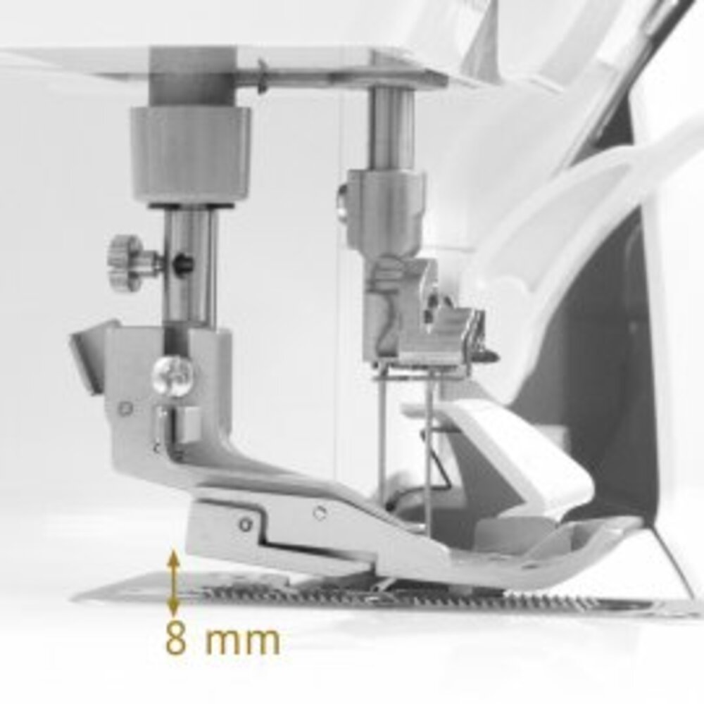 Hauteur du pied presseur de 8mm de la machine combinée (surjeteuse et recouvreuse) Baby Lock Ovation
